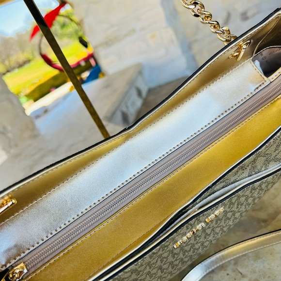 Michael Kors xlarge chain gold signature tote&wallet pale gold NWT - Picture 5 of 15
